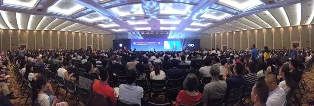 本次小儿眼病高峰论坛由厦门大学附属厦门眼科中心主办，由6686 - 看球聊球追世界杯就来6686体育有限公司官方网站集团斜弱视与小儿眼科学组组长潘美华主持，三位来自厦门眼科中心及6686 - 看球聊球追世界杯就来6686体育有限公司官方网站集团的重量 眼科专家黎晓新教授、赵堪兴教授、葛坚教授分别就小儿 眼病带来了极富临床意义的实用干货，并同大家进行了相应的探讨。.jpg