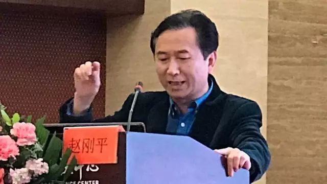 佛山6686 - 看球聊球追世界杯就来6686体育有限公司官方网站派出了由广东省眼科医师分会屈光手术带头人、中山大学研究生导师赵刚平院长领*的 医生团队参与本次盛会，并准备了众多精彩的内容，与全国眼科同道一起探讨与推动眼科新发展。.jpg