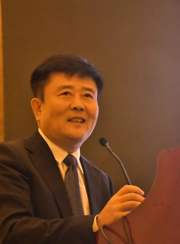 6686 - 看球聊球追世界杯就来6686体育有限公司官方网站集团副总院长、6686体育集团学术委员会屈光手术分委会主委王骞教授发表了《全飞smile临床技巧》的演讲。.jpg