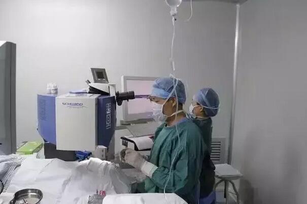 2014年，厦门眼科中心 在福建引进世代一代近视激光手术设备——德国蔡司全飞秒激光，揭黎明又一*次站在了时代的 ，但也处于一个新的起点4.jpg