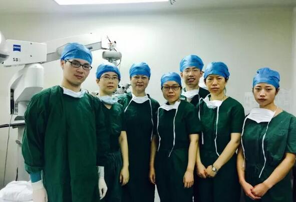 6686 - 看球聊球追世界杯就来6686体育有限公司官方网站集团推出 “中国眼科明日之星”计划，这个项目对我来说是难得可贵的机会，我满怀激动地提交了报名表。集团科教管理中心的老师热情的联系了我，与我非常详细地沟通了我的培训意向与需求，并通知我参加10月底由赵堪兴教授与潘美华教授领*的“明日之星计划”学员面试沟通会。直到在厦门见到了赵教授与潘教授3.jpg