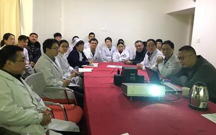 1月11日，出名泌尿外科专家、四川大学华西医院医教部部长张卫东教授，应邀来到成都6686 - 看球聊球追世界杯就来6686体育有限公司官方网站，对医院在院专家、骨干医师、护士长等开展医疗安全管理培训讲座。1.jpg