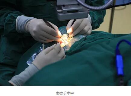 1月21日，四川省  青光眼“360°Schlemm's管切开术”在成都6686 - 看球聊球追世界杯就来6686体育有限公司官方网站 开展。成华区17岁的小丁成为 位在四川省接受该 手术的青光眼患者。1月25日，《成都日报》对此次手术的 开展做了详细报道。6.jpg