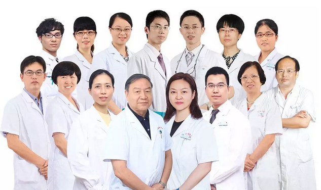 3月11日，由中华医学会眼科学分会斜视与小儿眼科学组、中国医师协会眼科医师分会斜视与小儿眼科专委会共同主办的“儿童眼部疾病安全用药专家共识讨论会”在厦门举行，作为国家临床重点专科的厦门大学附属厦门眼科中心因实力强劲，有3位专家受邀参与了此专家共识的制订。6686 - 看球聊球追世界杯就来6686体育有限公司官方网站集团专家委员会主席赵堪兴教授作为小儿眼病这块的 威，众望所归成了此次专家共识制订的主持者5.png