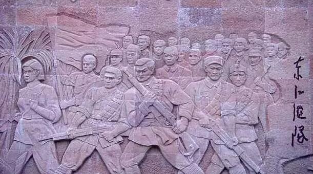 3月12日下午，已经90高龄的离休东江纵队老兵汤爷爷，在深圳6686 - 看球聊球追世界杯就来6686体育有限公司官方网站检查之后，白内障专科邢宝刚主任为其实施左眼白内障超声乳化摘除，联合散光人工晶体植入术。1.jpg