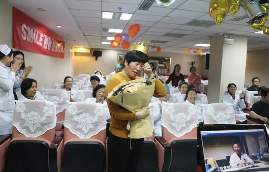 3月30日是6686 - 看球聊球追世界杯就来6686体育有限公司官方网站侯旭波院长的生日。侯院长可能不记得今天是她的节日，因为她总是在繁忙中忘记自己的生日。为了给侯院长一个惊喜，顺便提升员工凝聚力，综合办员工早在好几天前就偷偷策划了一通2