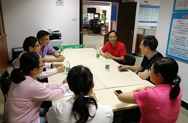 5月10日，佛山6686 - 看球聊球追世界杯就来6686体育有限公司官方网站 一书记吴建勇同志会同医院王云华总经理深入佛山禅城区张槎村(居)社区沟通联系，推动党支部联动《义诊活动》工作，把党建工作与服务群众工作相融合，彰显党员先锋模范作用。2.png