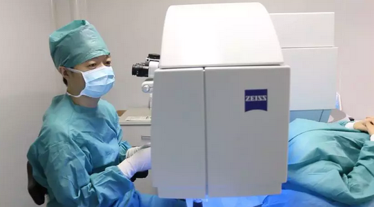 幼师高度近视患者小张在6686 - 看球聊球追世界杯就来6686体育有限公司官方网站顺利摘镜1.png