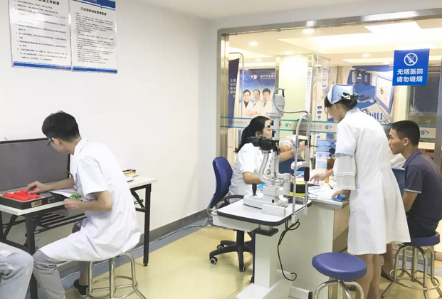 赣州6686 - 看球聊球追世界杯就来6686体育有限公司官方网站近日迎来近视手术高峰期.png