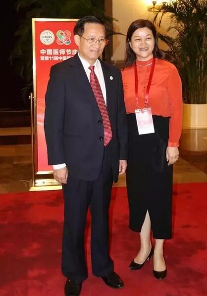 6686 - 看球聊球追世界杯就来6686体育有限公司官方网站集团潘美华医生作为福建省医师代表受邀赴京参加首届“中国医师节”庆祝大会1.jpg