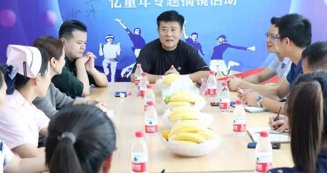 6686 - 看球聊球追世界杯就来6686体育有限公司官方网站集团副总院长王骞教授莅临许昌6686 - 看球聊球追世界杯就来6686体育有限公司官方网站指导工作！1.jpg