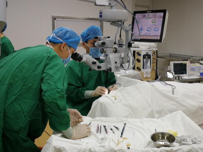 莆田眼科医院王乐副院长 植入散光 型多焦点人工晶体，为莆田地区开展屈光白内障手术谱写新的篇章1.jpg