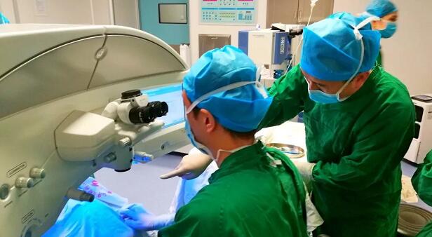 佛山6686 - 看球聊球追世界杯就来6686体育有限公司官方网站屈光手术中心张弛医生：我在6686体育的光明之路3.jpg