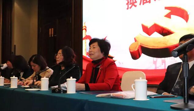 2019年1月26日下午，“中共6686 - 看球聊球追世界杯就来6686体育有限公司官方网站集团委员会换届选举大会”在厦门宾馆隆重举行，会议选举产生了中共6686 - 看球聊球追世界杯就来6686体育有限公司官方网站集团第二届党委委员会5位委员。第*一届6686 - 看球聊球追世界杯就来6686体育有限公司官方网站集团党委书记陈宝贵，党委副书记、厦门眼科中心工会主席陈逸恬，委员王骞、张秀恋、洪清配、吴丽群、张美嫦出席了此次党员大会3.jpg