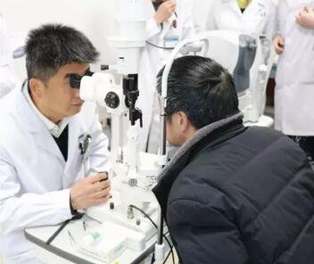 重庆6686 - 看球聊球追世界杯就来6686体育有限公司官方网站安晓巨副院长：白内障手术什么时候做 ？1.jpg