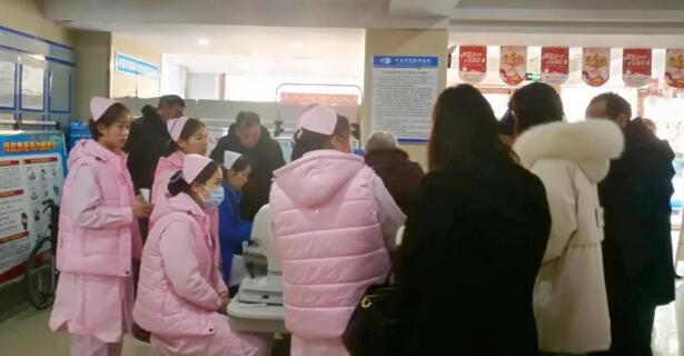 2月13日许昌6686 - 看球聊球追世界杯就来6686体育有限公司官方网站院出现白内障手术“高峰期”2.jpg