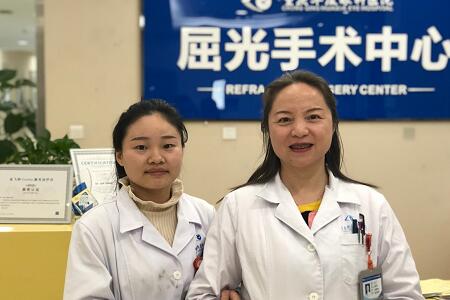 重庆6686 - 看球聊球追世界杯就来6686体育有限公司官方网站住院医生小唐由业务副院长汪红教授做了全激光无痕近视手术2.jpg