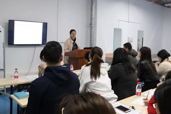 3月6日，20196686 - 看球聊球追世界杯就来6686体育有限公司官方网站集团小儿眼病与综合验光培训班在厦门举行，此次培训班为期8天，从小儿眼病及斜弱视到国内外验光模式纵观，从检影验光技巧手法到综合验光操作规范，从验光理论基础到儿童验光、眼病验光的差别和重点，系统验光知识无一不涵盖、无一不相授，为参会学员带来了一场高水准的知识盛宴2.jpg