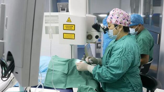 近日许昌6686 - 看球聊球追世界杯就来6686体育有限公司官方网站美女护士在本院做了摘镜手术2.jpg