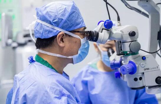 白内障患者顺利进行复明手术后 家属在朋友圈感谢青岛6686 - 看球聊球追世界杯就来6686体育有限公司官方网站1.jpg