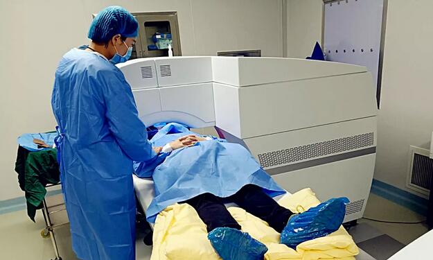 学生“组团”来找他做近视手术，警察学院流传着“做近视手术找旭哥”——杭州6686 - 看球聊球追世界杯就来6686体育有限公司官方网站黄旭院长2.jpg