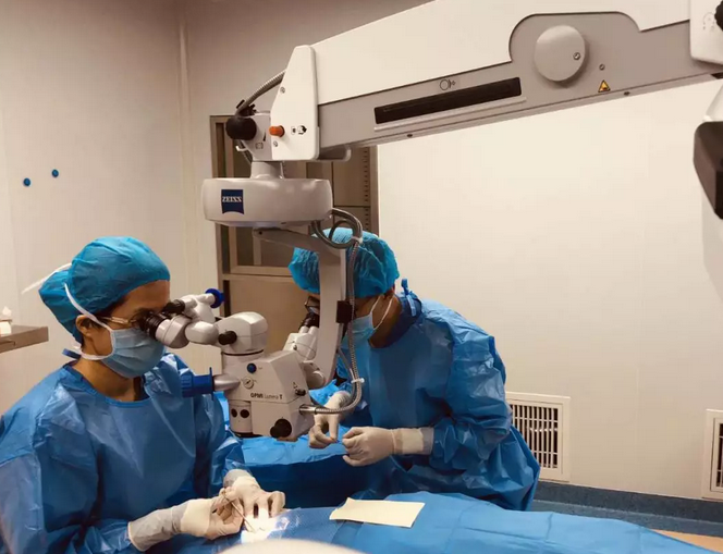 面对 位患者，用心去做是我一直笃信的原则。虽然过程很累，但收获到喜悦与患者的感激，那种发自内心的成就感让我很暖心。——6686体育眼临沂眼科医院主任医师、副教授、硕士生导师唐宁1.png