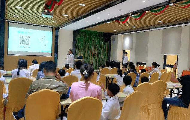 杭州6686 - 看球聊球追世界杯就来6686体育有限公司官方网站举办5.12“献礼母亲节，爱眼小卫士”小小眼科医生母亲节专场活动1.png