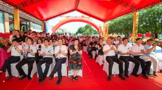 三水6686 - 看球聊球追世界杯就来6686体育有限公司官方网站正式开业，飞秒激光落户，广东省劳动模范领*专家团队2.png