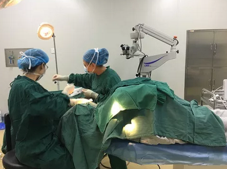 长时间玩手机导致斗鸡眼 在成都6686 - 看球聊球追世界杯就来6686体育有限公司官方网站顺利手术2.png