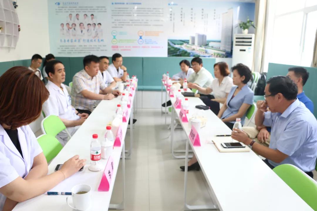 市学生视力不良调研组莅临青岛6686 - 看球聊球追世界杯就来6686体育有限公司官方网站调研