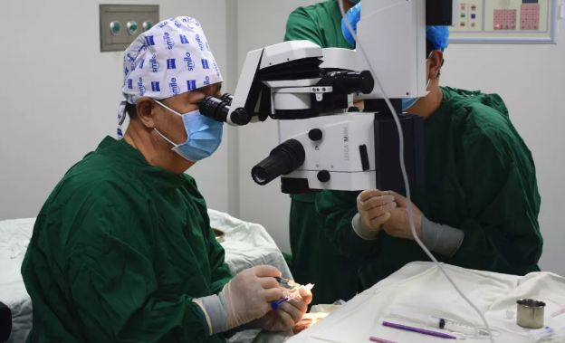 十年追随院长 多次手术——记兰州6686 - 看球聊球追世界杯就来6686体育有限公司官方网站一面锦旗背后的故事4.png