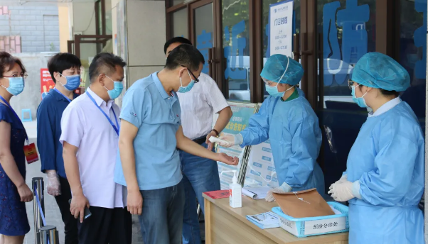 西安市雁塔区大人视察组一行莅临西安6686 - 看球聊球追世界杯就来6686体育有限公司官方网站调研指导2.png