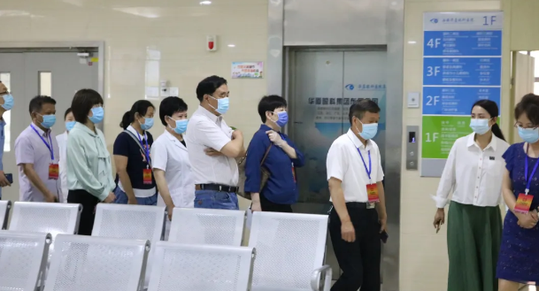 西安市雁塔区大人视察组一行莅临西安6686 - 看球聊球追世界杯就来6686体育有限公司官方网站调研指导3.png