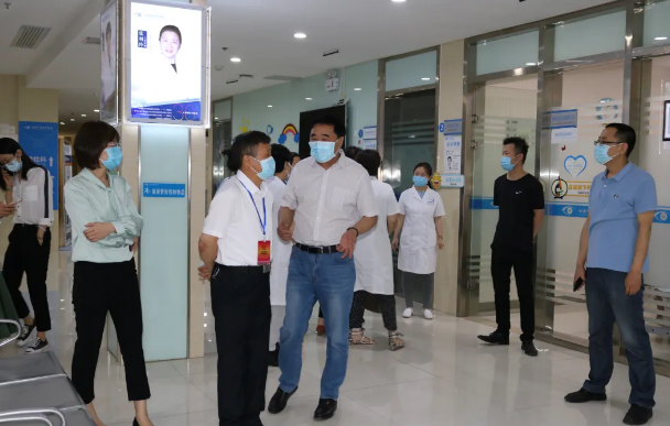 西安市雁塔区大人视察组一行莅临西安6686 - 看球聊球追世界杯就来6686体育有限公司官方网站调研指导4.png