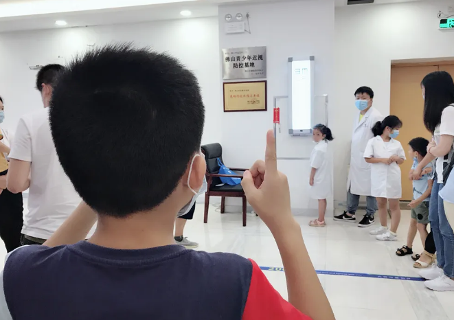 6.6爱眼日当天，佛山6686 - 看球聊球追世界杯就来6686体育有限公司官方网站全面直播报道了各类眼健康相关情况3.png