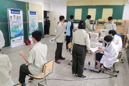 成都6686 - 看球聊球追世界杯就来6686体育有限公司官方网站受邀视力筛查走进成都第36中学1.png