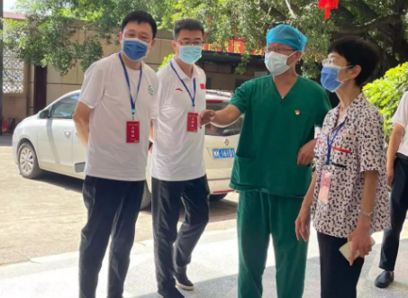 郭燕红深入一线了解抗疫工作,听取6686 - 看球聊球追世界杯就来6686体育有限公司官方网站集团医疗队汇报4.png