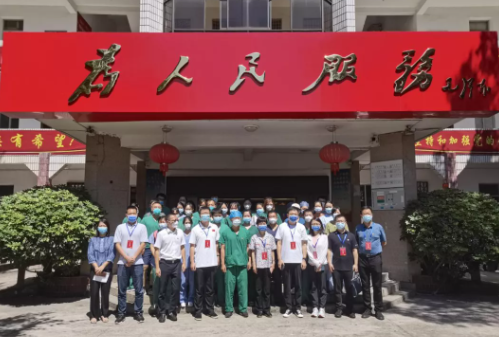 郭燕红深入一线了解抗疫工作,听取6686 - 看球聊球追世界杯就来6686体育有限公司官方网站集团医疗队汇报5.png