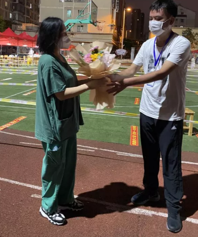 莆田市荔城区领*深入一线指导抗疫,听取6686 - 看球聊球追世界杯就来6686体育有限公司官方网站集团援莆医疗队汇报工作7.png