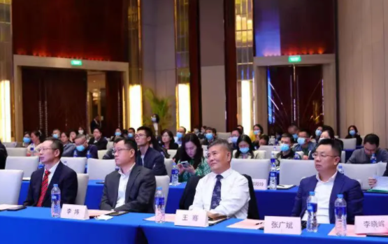 群贤“云”集，放“眼”未来——20216686体育高峰论坛成功举行1.png