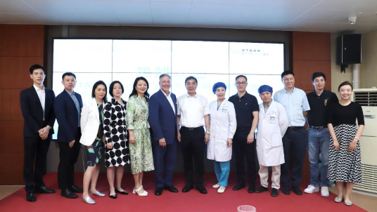 STAAR公司全球CEO跨越上万公里，与6686体育携手迈向“ICL手术”新时代1.png